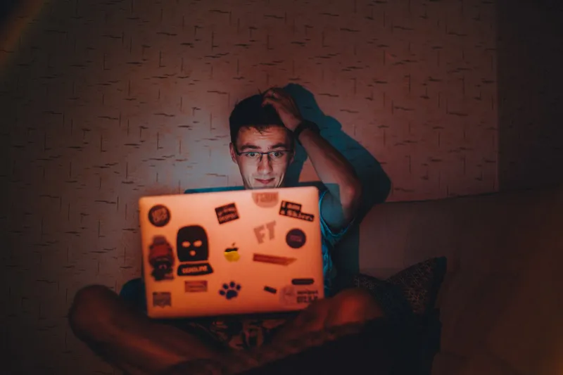 When the Clock Hits Midnight: The Hidden Price of Late-Night Casino Sessions